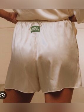 Daily Drills Silky Shorts Cream
